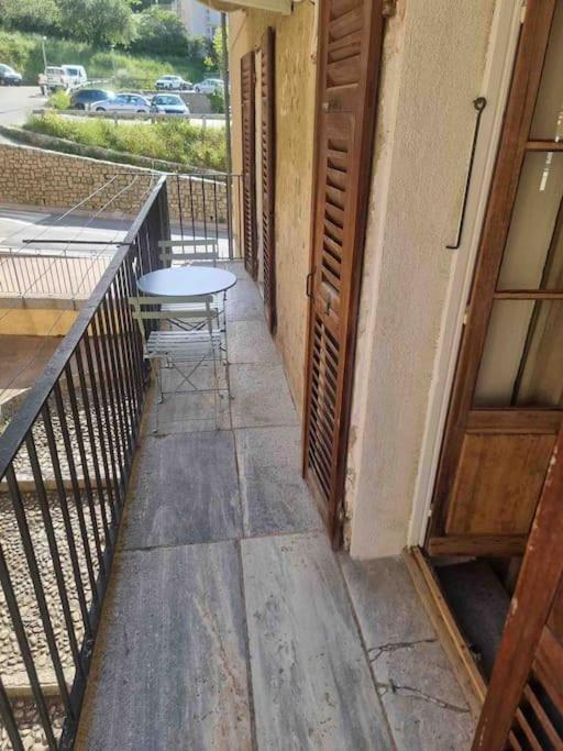 Appartement Au Coeur De La Ville 코테 외부 사진