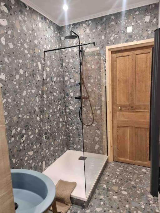 Appartement Au Coeur De La Ville 코테 외부 사진
